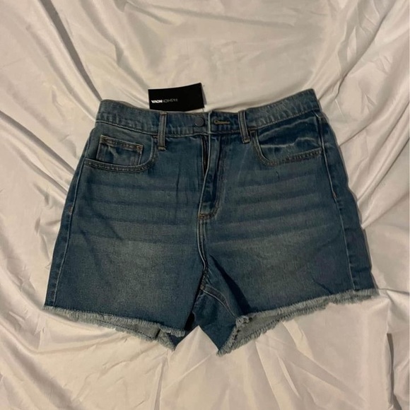 Fashion Nova Jean Shorts Never Worn! - Picture 1 of 1